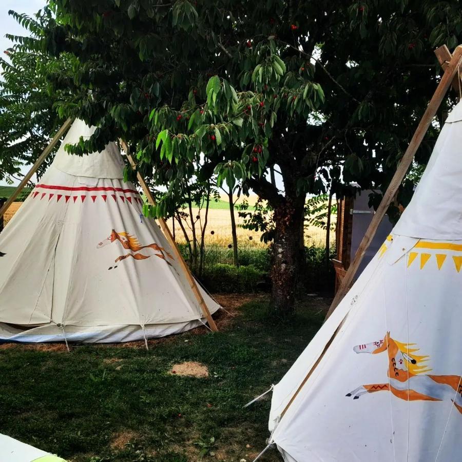 Les Flots De Ma Vie Chambres D Hotes Et Tipi Florence Et Virginie Gossin Barzan Exterior foto