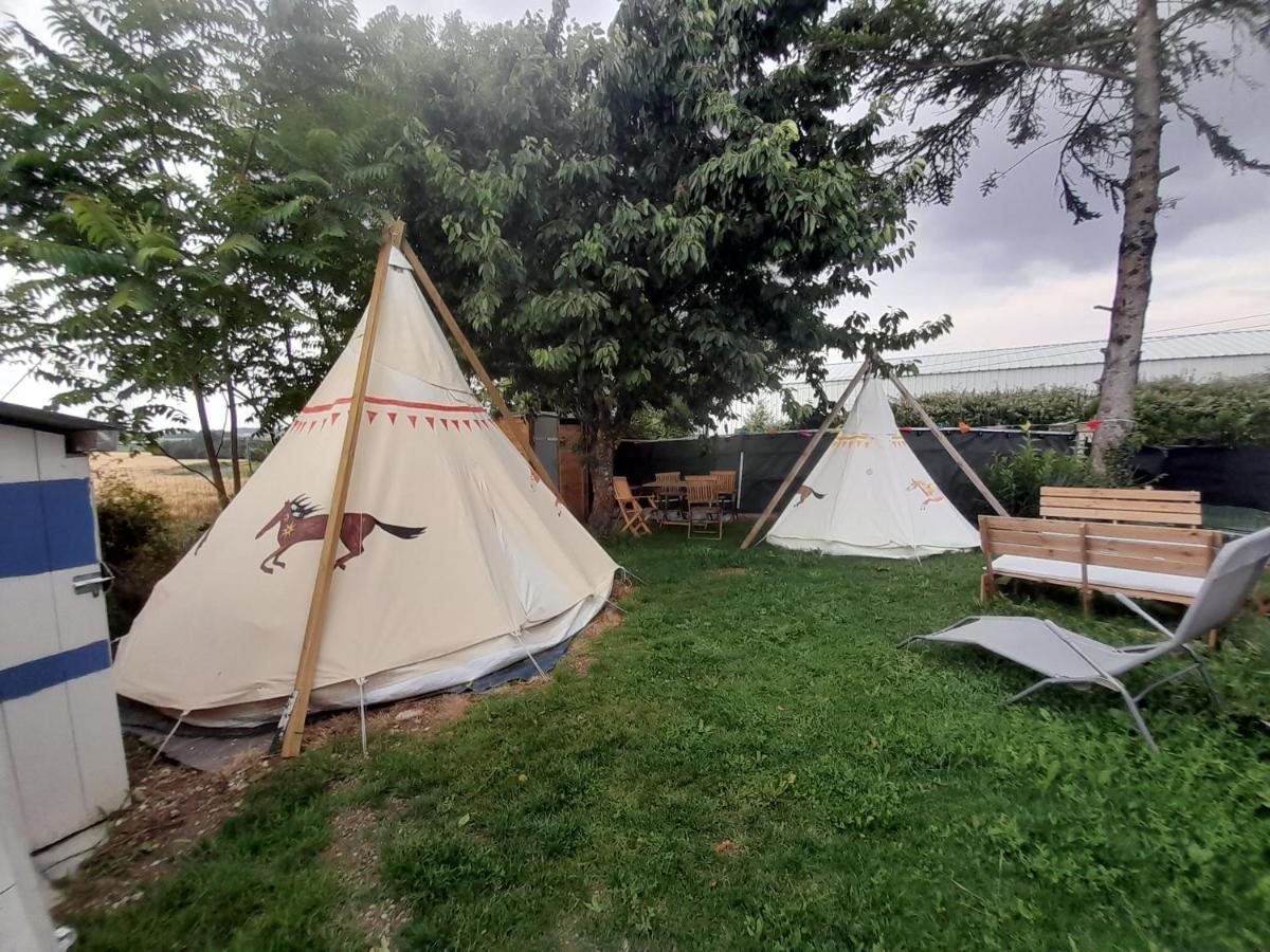 Les Flots De Ma Vie Chambres D Hotes Et Tipi Florence Et Virginie Gossin Barzan Exterior foto