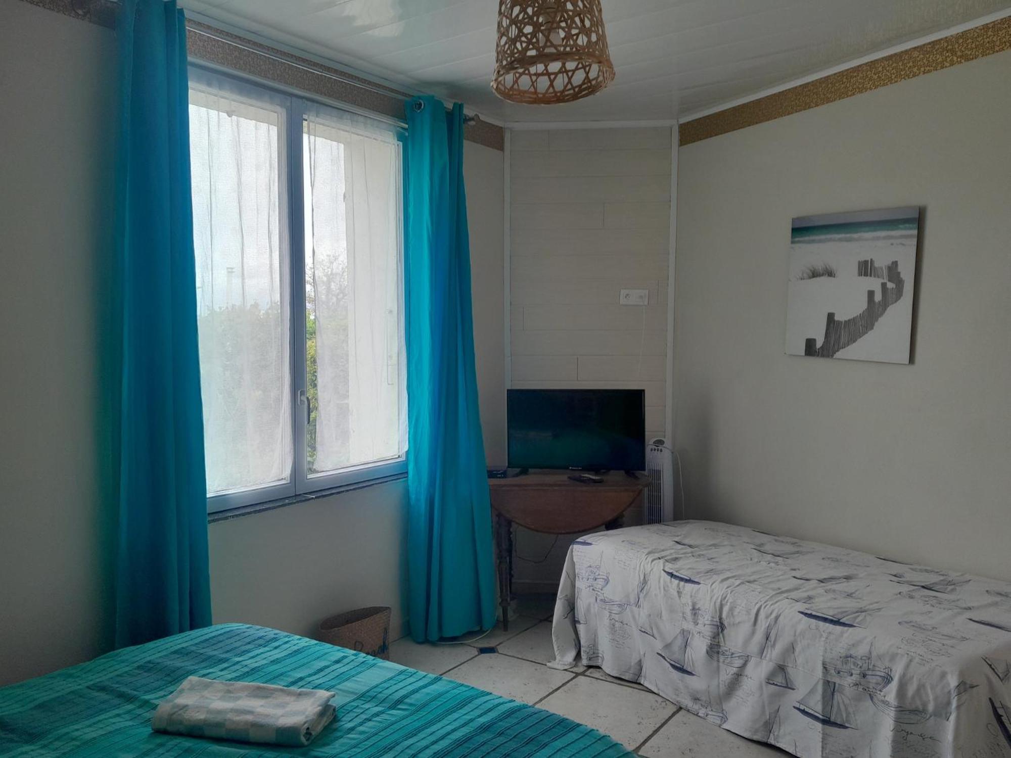 Les Flots De Ma Vie Chambres D Hotes Et Tipi Florence Et Virginie Gossin Barzan Exterior foto