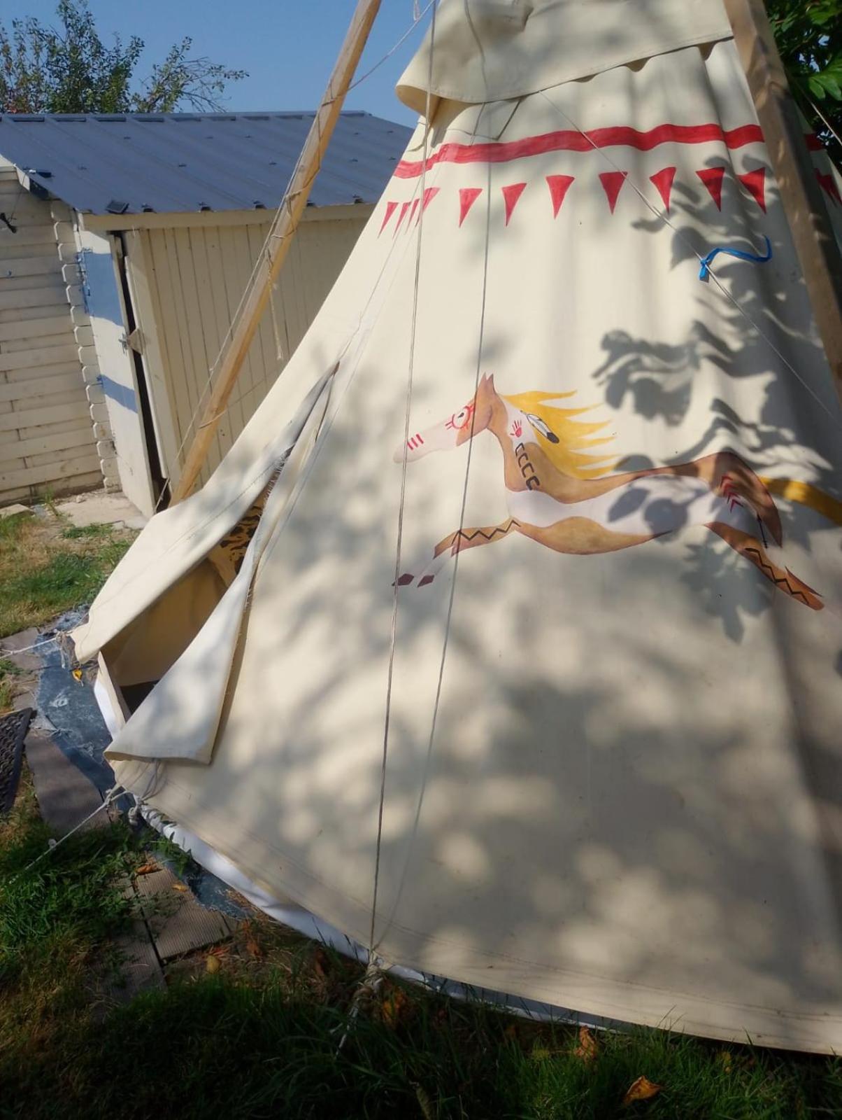 Les Flots De Ma Vie Chambres D Hotes Et Tipi Florence Et Virginie Gossin Barzan Exterior foto
